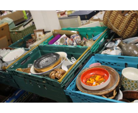 SIX TRAYS OF CERAMICS TO INCLUDE POOLE POTTERY, ROYAL DOULTON ETC. (TRAYS NOT INCLUDED)