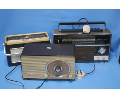 THREE VINTAGE RADIOS TO INCLUDE PHILLIPS BAKELITE, MURPHY TRANSISTOR 8 AND A YACHT BOY  (3)