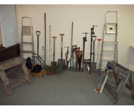 A SELECTION OF GARDEN TOOLS, TWO ALUMINIUM STEP LADDERS, THREE SASH CLAMPS AND A WEBB MINIATURE PUSH MOWER