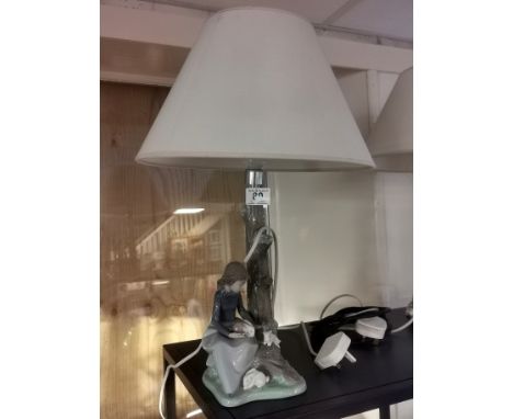 Lladro Nao Porcelain Lamp