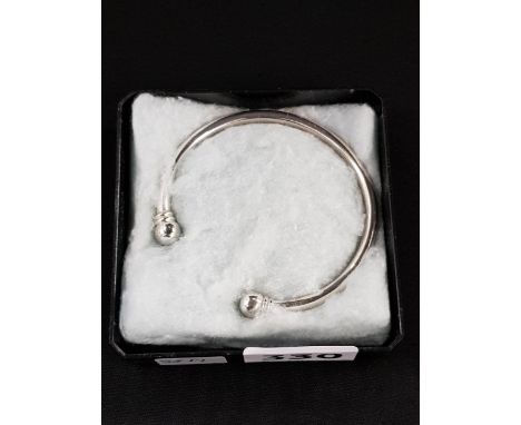 SILVER BANGLE 