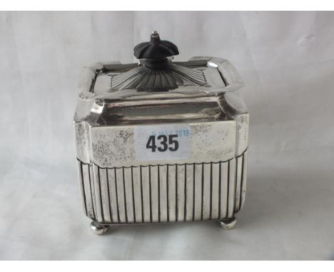 Victorian rectangular tea caddy, reeded side and hinged  cover, 4" wide Lon 1892 by TB 270g.    