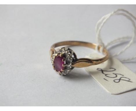 9ct ruby &amp; diamond cluster ring  approx size R  2.2g inc      