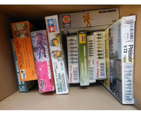 A collection of 1/72 plastic figures: various subjects, all boxed, unchecked.
