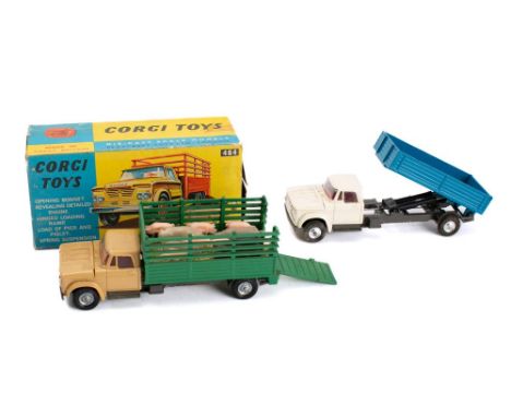 Corgi 484 Dodge 'Kew Fargo' Livestock Transporter with animals: in yellow and blue box (box in poor condition) and an unboxed