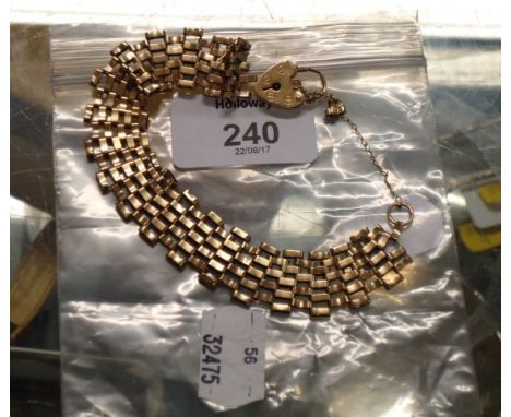 A 9ct gold gate-link bracelet, with padlock clasp (A/F) approx 12 gms