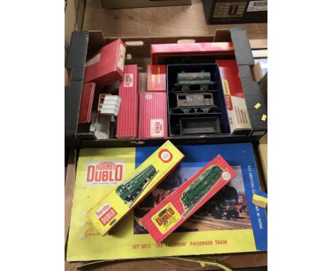 A collection of Hornby Dublo and Tri-Ang model railway
