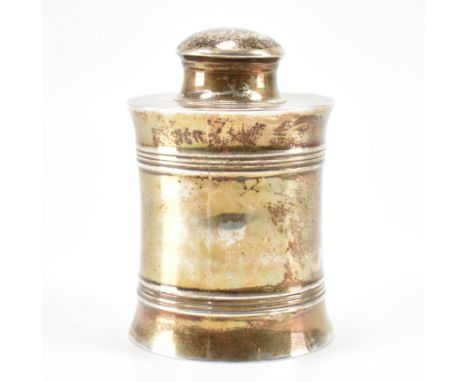 A early 20th Century Edwardian silver hallmarked caddy box. The caddy of cylindrical form with reeded detailing and domed lid