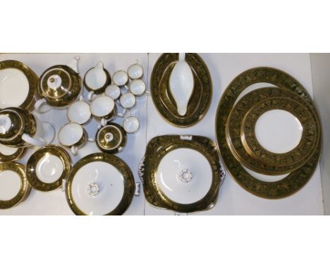 55 pieces of Wedgwood green banded table porcelain in Florentine pattern W4170, comprising;  three piece tea service, five cu