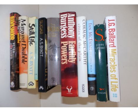 11 modern first edition novels, including a copy of Ian McEwan 'On Chesil Beach'.