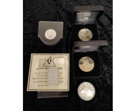 Collection of world silver bullion to include two .925 grade 1991 Rugby World Cup coins each a troy oz, a 1996 Royal Mint Sta