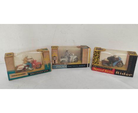 Three boxed vintage 1960s 1:32 scale Britains Ltd motorcyclist figures to include a Harley Davidson Electra Glide 9689, a Tri