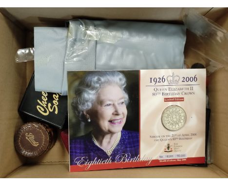 Quantity of British &amp; world coins to include an Elizabeth II eightieth birthday proof crown 16089/50000, Churchill crowns