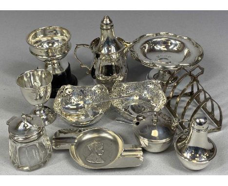 ASSORTED SILVER COLLECTABLES including pair of circular bonbon dishes with pierced sides, pedestal bowl inscribed 'MBCC 1922'