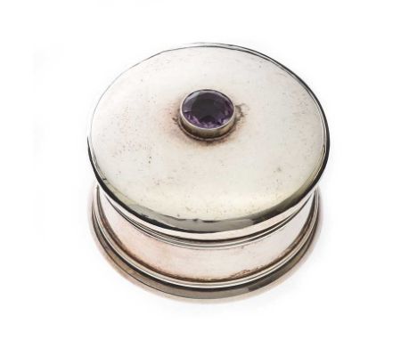 CIRCULAR SILVER BOX WITH LID SET WITH AMETHYST STONE.EDINBURGH 1913.MAKER WR, BLTR.HEIGHT: 1½ INCHES.DIAMETER 2½ INCHES.