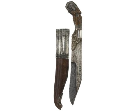 A 19TH CENTURY SINGHALESE PIA-KAETTA, 17cm heavy blade with clipped back point, heavily reinforced with a white metal brace a