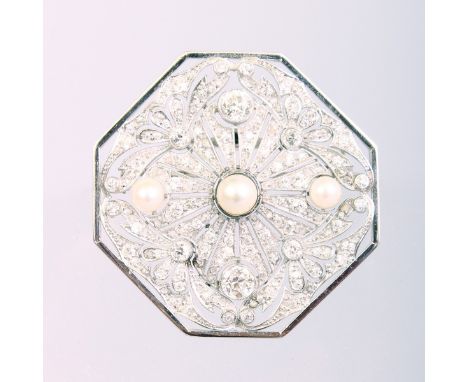 A SUPERB OCTAGONAL SHAPED PEARL AND DIAMOND SET BROOCH PENDANT, set with three pearls, two medium diamonds and many smaller d