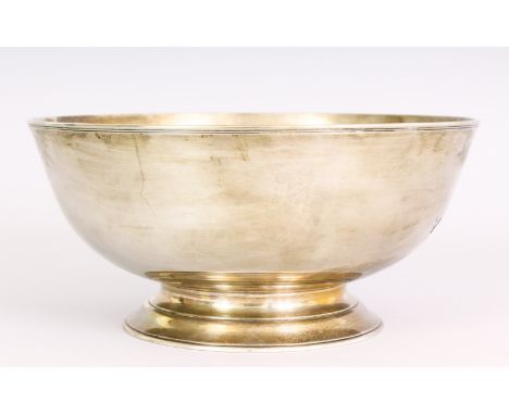 A TIFFANY & CO STERLING SILVER PEDESTAL BOWL, Reproduced by EPHRAIN BRASHER, NEW YORK of an original bowl In the Clear Water 