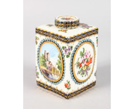 A SAMSON OF PARIS WORCESTER SQUARE TEA CADDY AND COVER. 4.5ins high.