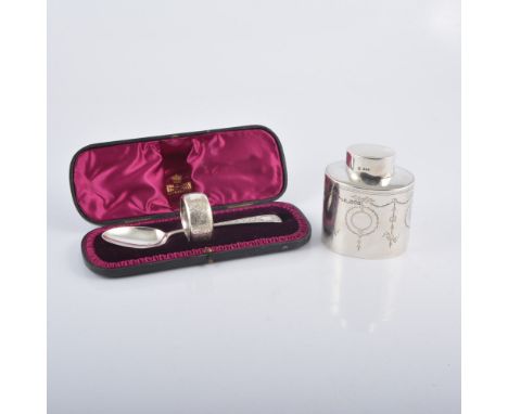 A silver tea caddy, by Stewart Dawson & Company Limited, London 1910,engraved with bell flowers and ribbon ties, 4.5oz, 10cms