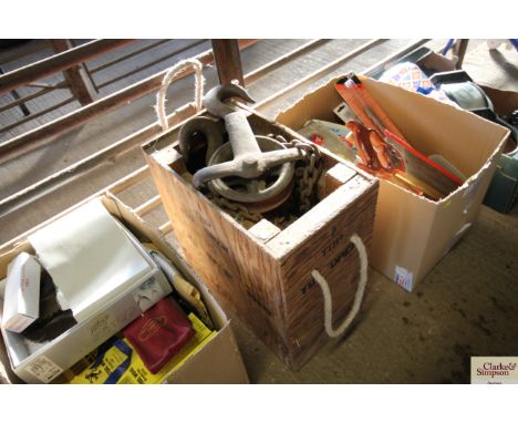 A large box chain pulley