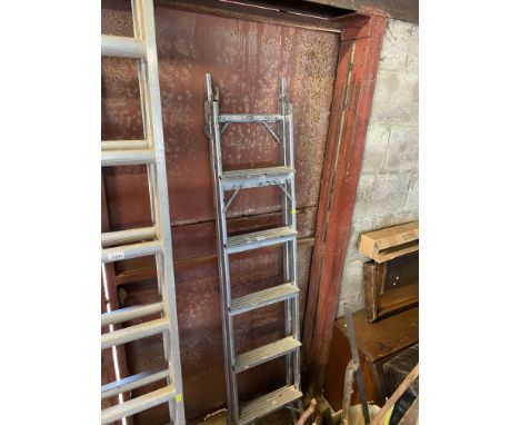 A set of steps/ladder