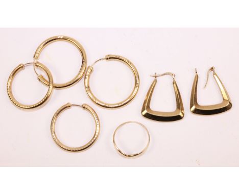 Three pairs gold hoop ear-rings stamped 375 and a wishbone ring approx 5.1gm   Condition Report   Click here for further imag