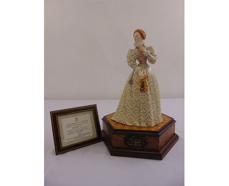 Royal Worcester figurine of Queen Elizabeth I limited edition 27/250 modelled by R. Van Ruyckevelt to include COA and packagi