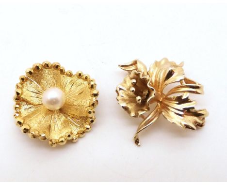 An 18ct gold pearl set brooch weight 8.3gms, together with a 9ct gold Orchid brooch weight 7gms Condition Report:Available up