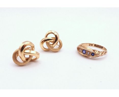 A 18ct gold ring (af), set with sapphires and diamond accent, together with 18ct gold modern style stud earrings, weight tota