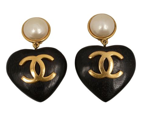 A pair of Chanel ear-clips with simulated pearl and signed 'Chanel 28 made in France'approx. Length 6.5cm, approxx. width 4.5