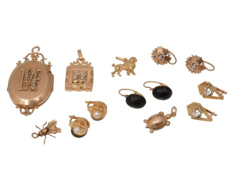 Continental gold jewellery to include a locket and pairs of ear pendants most bearing French 18ct gold control markscomprisin