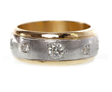 BI COLOUR DIAMOND SET BANDformed by a central section of satin finish white metal with five graduated grain set diamonds tota
