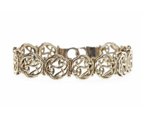 NINE CARAT GOLD CELTIC MOTIF BRACELETformed by openwork Celtic motif links, 19cm long, 22.2g