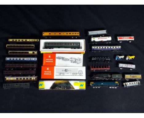 Model Railways - Bachmann, Grafar, Trix and others - N gauge, three locomotives, eleven coaches, two wagons and two HO scale 