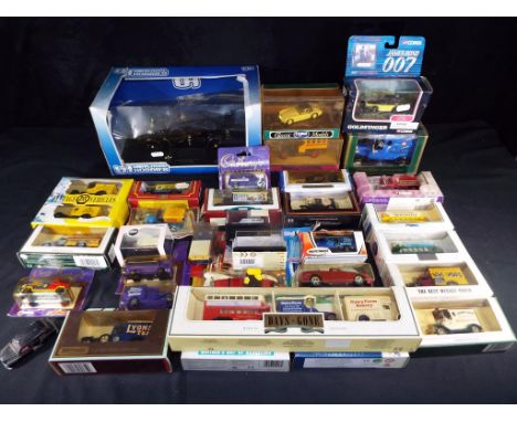 Diecast - Corgi, Matchbox, Oxford Diecast and others - 34 diecast vehicles predominantly boxed to include Universal Hobbies F