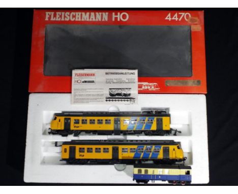 Model Railways - Fleischmann and other - HO gauge Dutch tram car and unboxed tram loco, items appear to be in excellent to ne