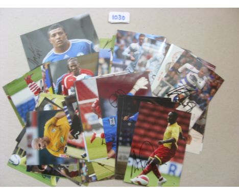 Autographs, a collection of 1720 signed colour 6" x 4" photographs, various players, all divisions, players included are Wood