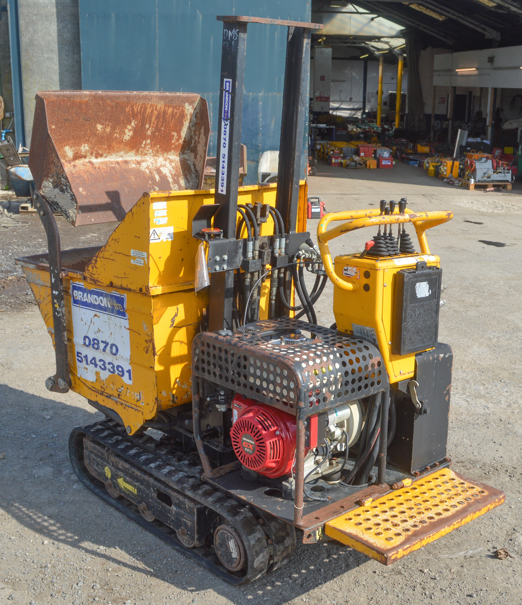 JCB Dumpster TD10 petrol driven rubber tracked self loading high tip