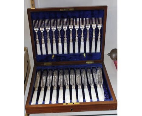 Cased mother of pearl tea knives and forks