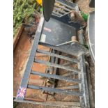 2014 CHERRY CF01HBW 8FT BUCKRAKE – MANITOU BRACKETS