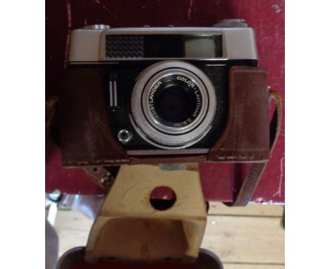 A Voigtlander Vitoret camera with 2.8/50 lens and original leather case 