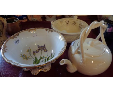 A modern Spode bowl - sold with a Royal Creamware teapot and colander