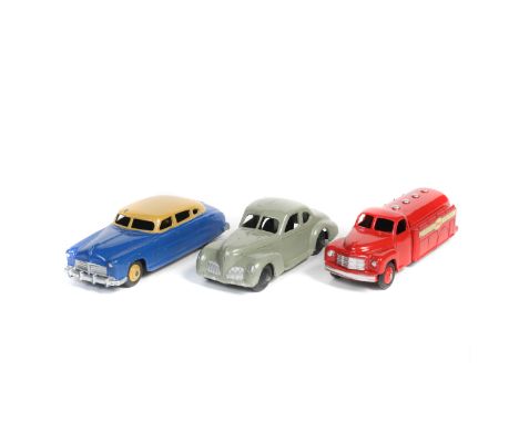 3 Dinky Toys. A 39 series Studebaker State Commander (39f). An example in light grey with black base and black ridged wheels.