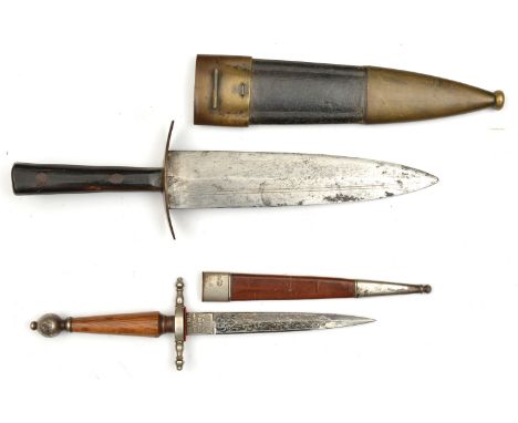 A Spanish dagger, DE blade 5½”, by Artilleria Fabrica de Toledo, etched with foliate panel for ¾ length on both sides, plated