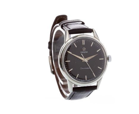 GENTLEMAN'S OMEGA SEAMASTER STAINLESS STEEL MANUAL WIND WRIST WATCHthe round black dial with applied stainless steel baton ho