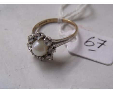 White and yellow 9ct gold pearl set cluster ring size 'O'  3g 