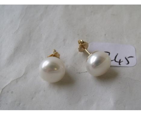 A pair large 14ct pearl ear studs 4g     