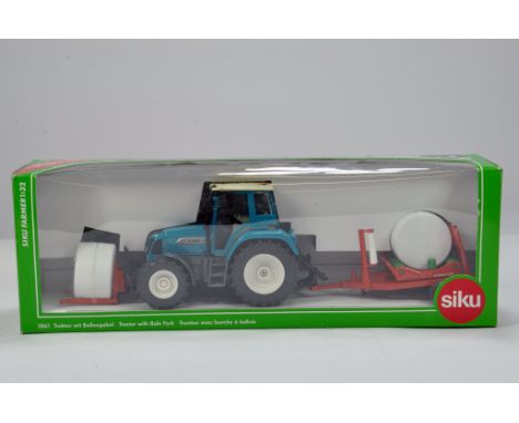 Siku 1/32 Fendt Farmer Tractor with Bale Fort Set. Special Edition. M in Box.