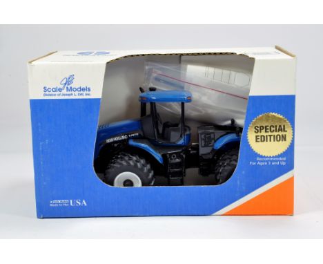 Scale Models 1/32 New Holland TJ373 Tractor. NM to M in Box.